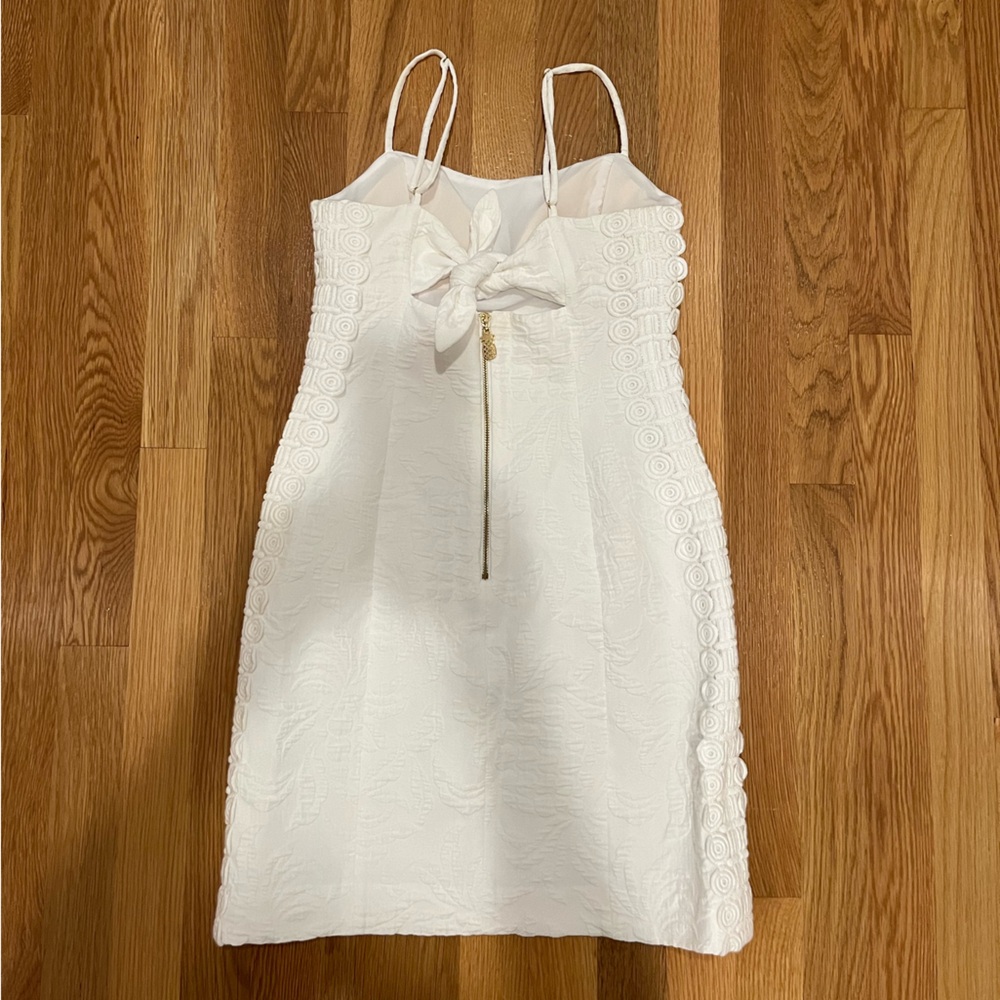 Excellent condition, worn 2 times, Lily Pulitzer size 0 dress. Adjustable straps